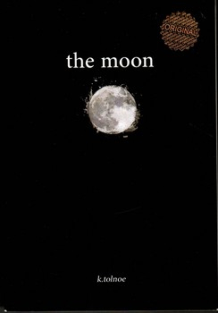تصویر  the moon - ماه (رقعی-شمیز)